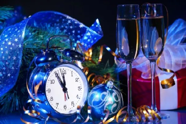 2014-da-new-years-clock-champagne-large.jpg