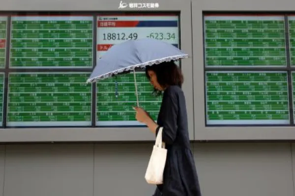 2015-08-da-global-market-pessimism-tokyo-large.jpg