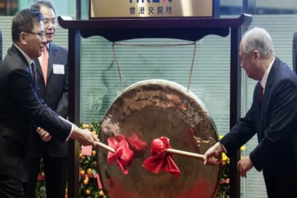 2016-02-da-hong-kong-stock-exchange-gong-large.jpg