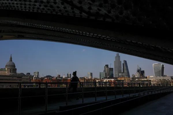 Simon Dawson/Bloomberg