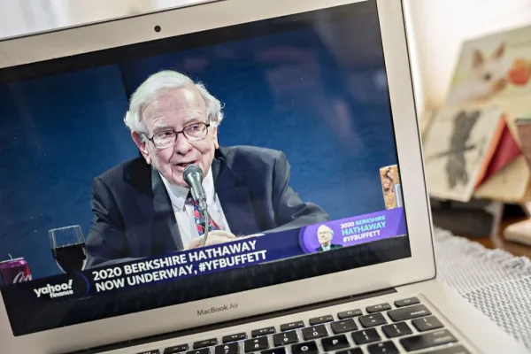 Warren Buffett (Andrew Harrer/Bloomberg)