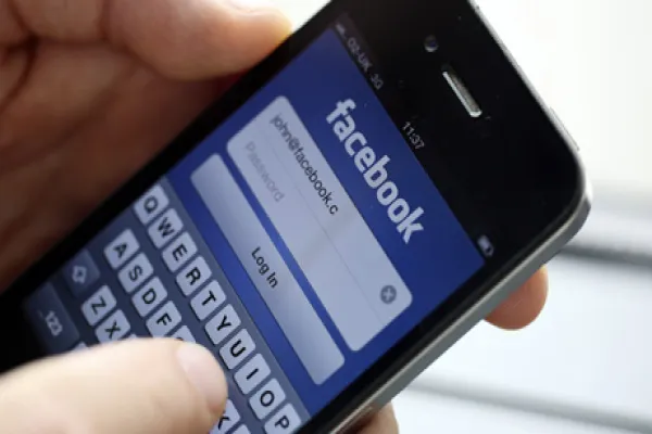 Facebook And Other Apps For iPhone And HTC Mobile Handsets